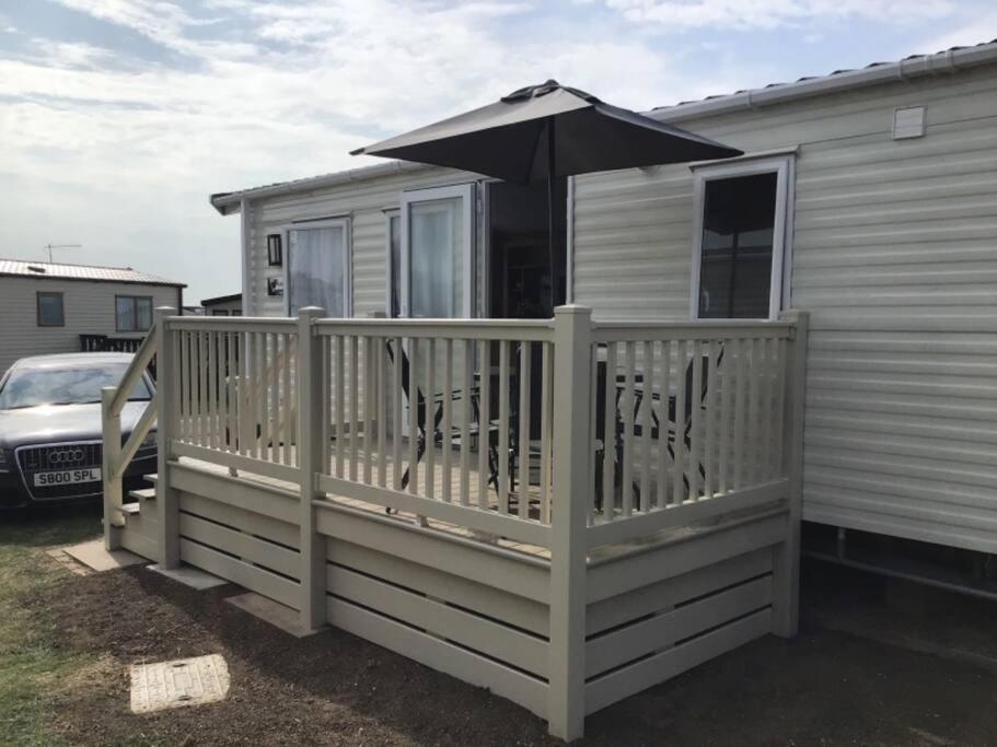 Brookside West Sands Holiday Park Seal Bay Selsey Exterior photo