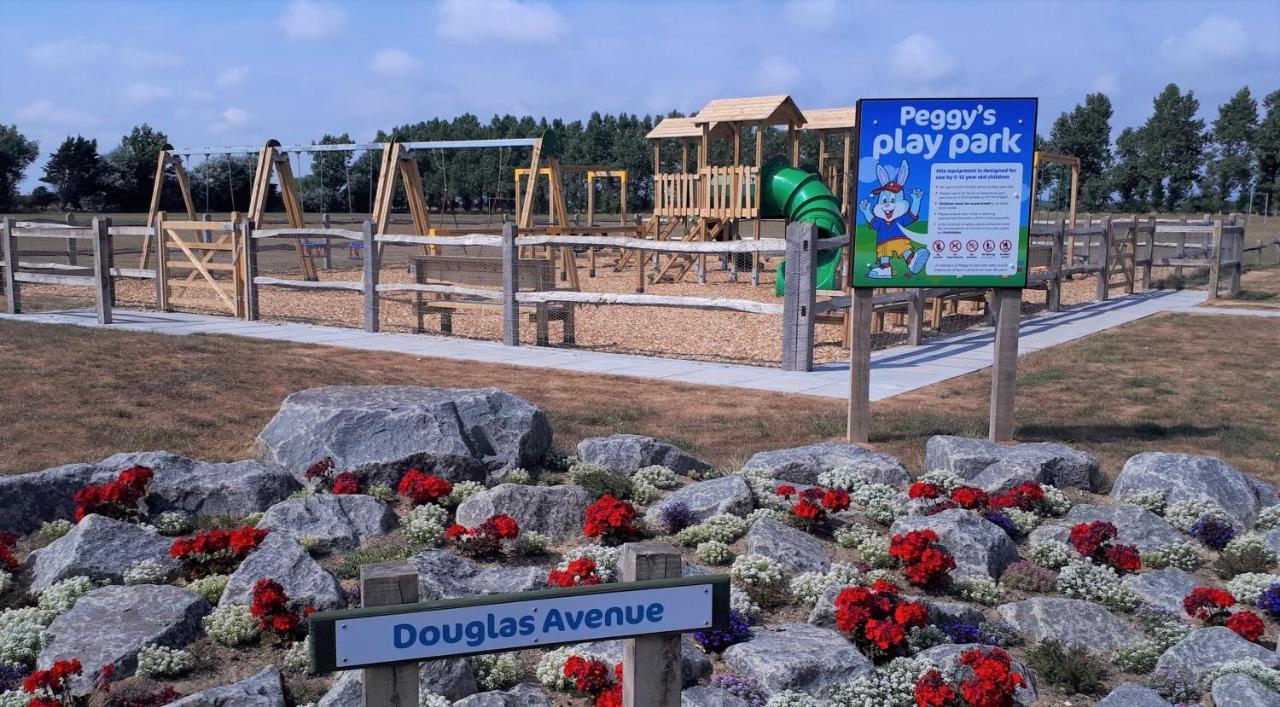 Brookside West Sands Holiday Park Seal Bay Selsey Exterior photo